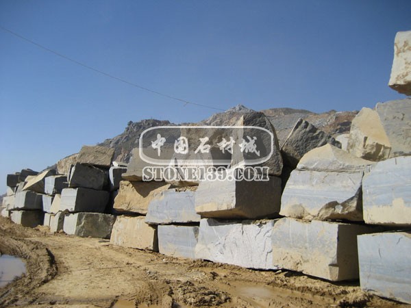 長泰錦興石材芝麻黑荒料礦山