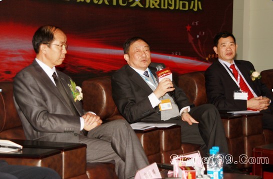 中國城鎮(zhèn)化機遇高端論壇暨黃驊港萬國(國際)石材商貿(mào)城推介會在廈門隆重舉行7