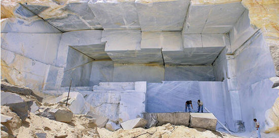 巴西進口精品石材“皇家藍”礦山