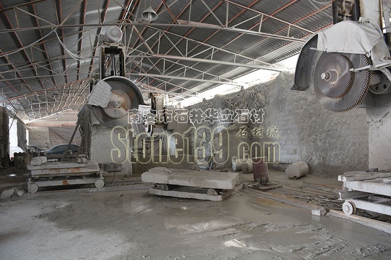 華立石材花崗巖大切生產車間