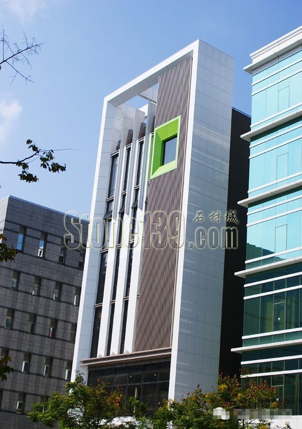 臺北內湖的飛龍照明大樓白色微晶石外墻應用