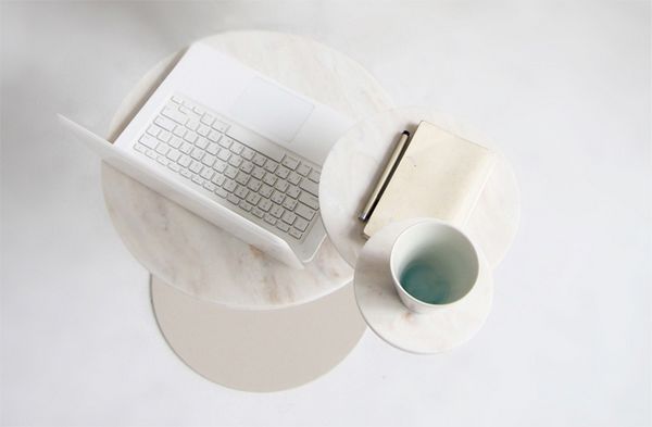 大理石蘑菇桌展示-來自太陽系行星的設計靈感