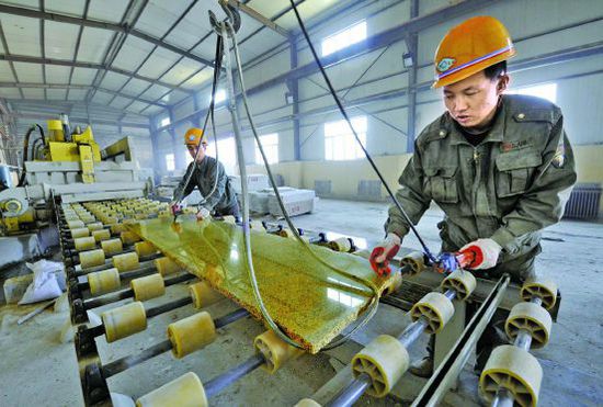 新疆奇臺--異軍突起的石材產業 后來居上