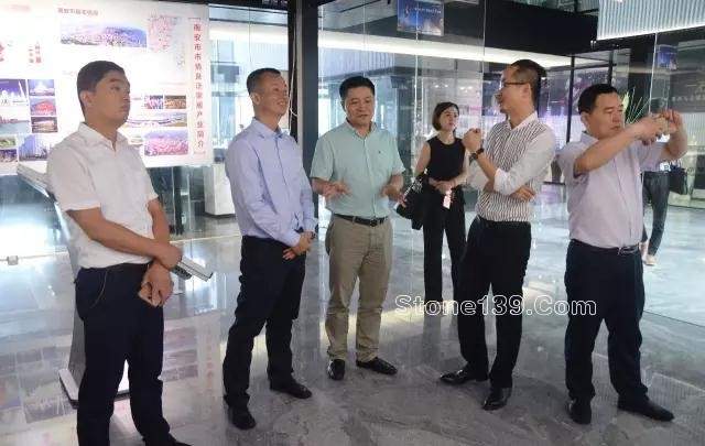 四川省資陽市人民政府考察團一行蒞臨五號倉庫參觀調研 英良集團五號倉庫接待考察團