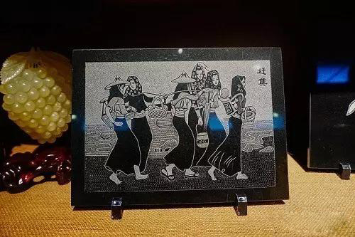 盛贊在石頭上繡花!揭秘閩南傳統工藝影雕 惠安影雕最具特色的一種雕刻形式