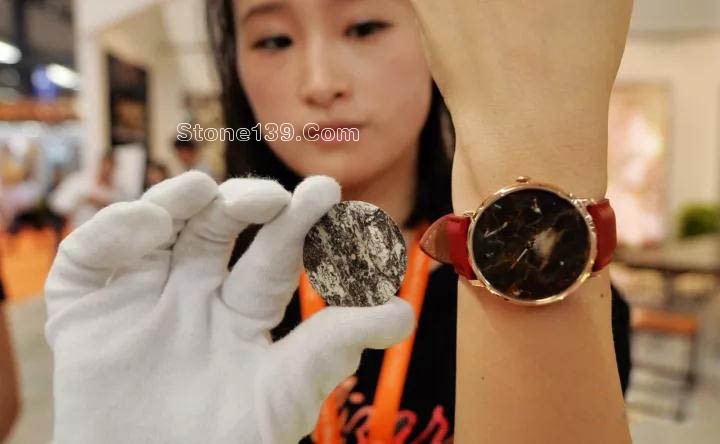 厲害了南安!石材做得比紙薄,能彎曲還能制成手表 石材做得比紙薄,能彎曲還能制成手表