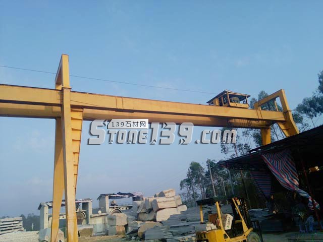 麻石(芝麻白花崗巖)吊板過程中的注意事項