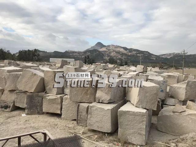 南安石井鎮(zhèn)征遷:1000畝23萬立方石材荒料乾坤大挪移