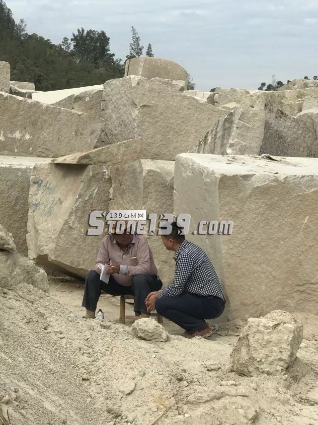 南安石井鎮(zhèn)征遷:1000畝23萬立方石材荒料乾坤大挪移
