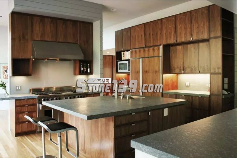 廚房美不美就看石材臺(tái)面板