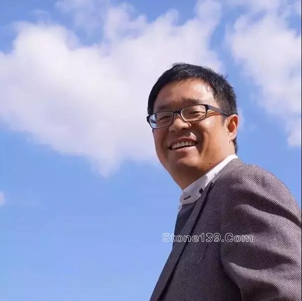 程度,滴水閣主人,1970年生,河南鹿邑人。國家二級(jí)美術(shù)師,中國書法家協(xié)會(huì)會(huì)員