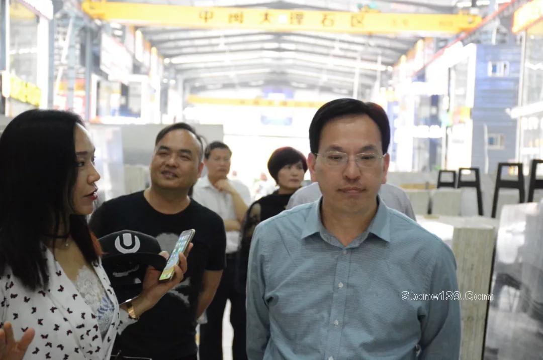 湖北團風縣領導率隊考察調研福建水頭石材企業