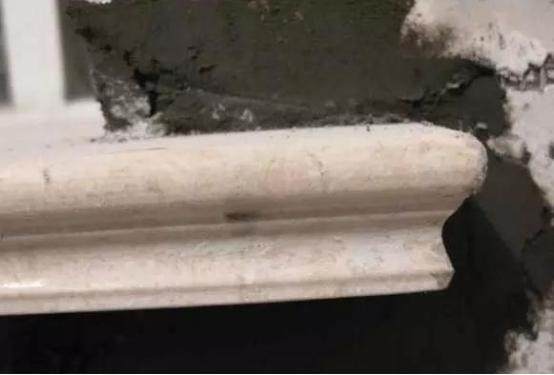 大理石窗臺留“耳朵”有什么作用?