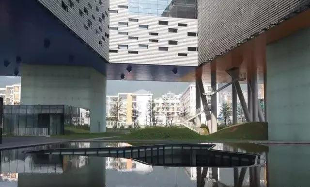 花崗巖石材工程鏡面水的做法 石材鏡面水的做法淺析(配圖)