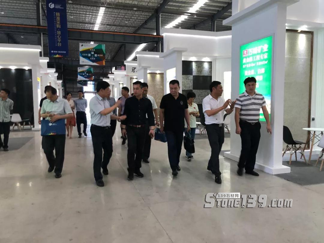 中國新興礦業(yè)考察團(tuán)到水頭考察石材產(chǎn)業(yè)情況，對接設(shè)立&ldquo;石材產(chǎn)業(yè)聯(lián)盟與推廣平臺&rdquo;事宜