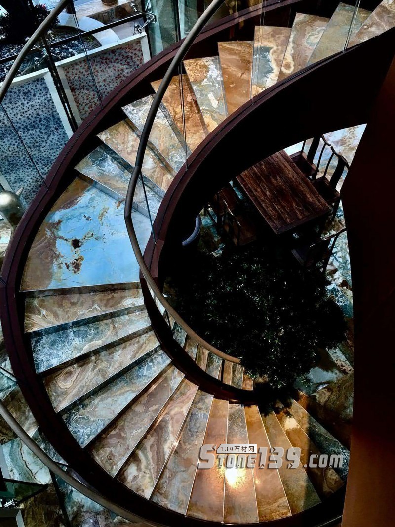 凌云玉石董事長(zhǎng)甘傳輝:當(dāng)玉石生活美學(xué)到來(lái)