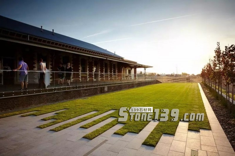 創意景觀設計,石材嵌草鋪裝惹人醉
