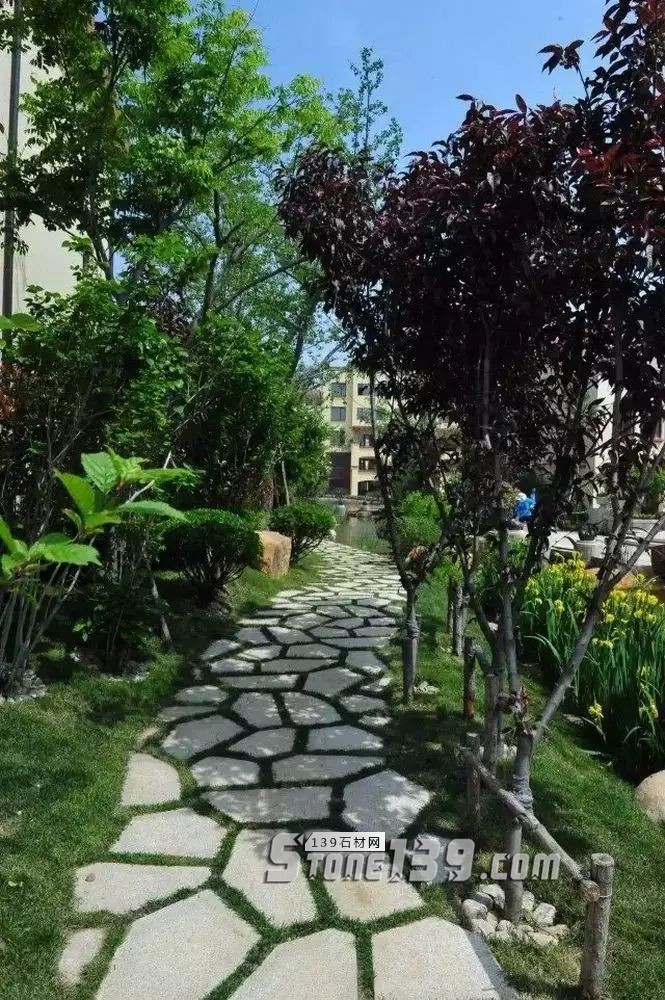 創意景觀設計,石材嵌草鋪裝惹人醉