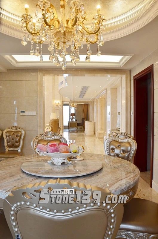 750㎡頂層復(fù)式公寓,大理石功不可沒