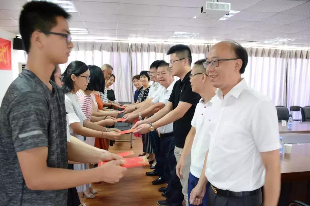 創首個鎮級商會基金,“石二代”會員230多名!南安這個商會不一般 南安市基層商會