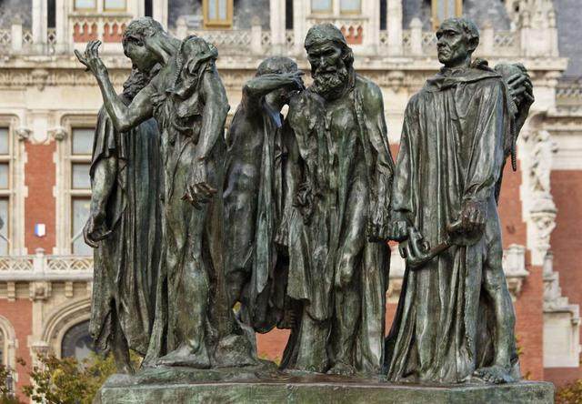 街頭雕刻藝術除了石材還有這么多原來