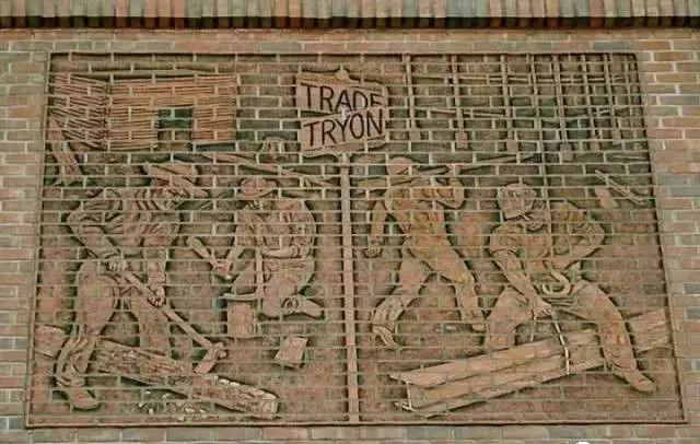 只要是雕刻 不管石材還是紅磚 都好看 街頭雕刻藝術除了石材還有這么多原來