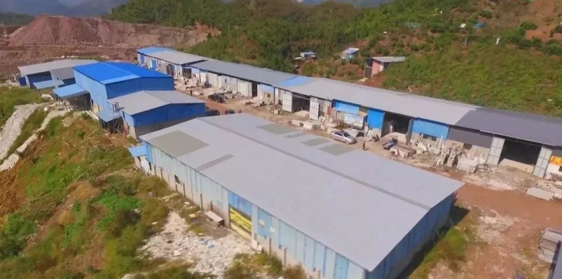 浙江溫州泰順縣十三家石材廠違建生產經營，被采取強硬措施處置