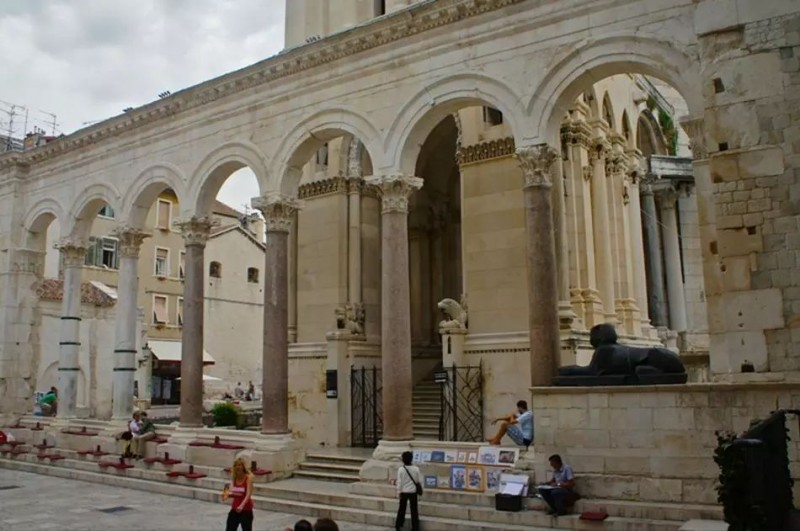 世上最美的一堵石材背景墻,因為色差才美!