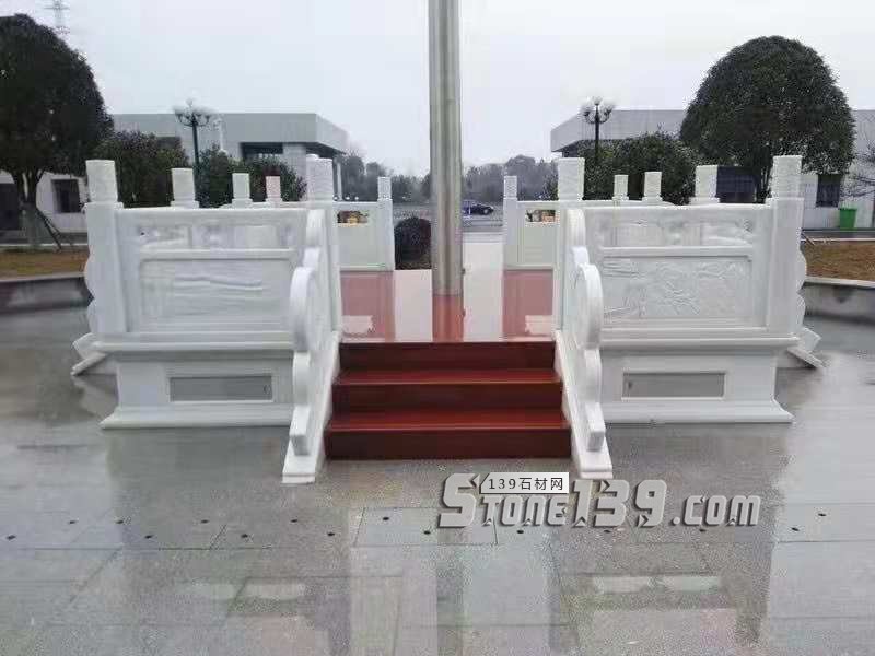 四川雅安天虹石材廠主營雅蒙黑、滎經紅（中國紅）、紫檀木紋、漢白玉