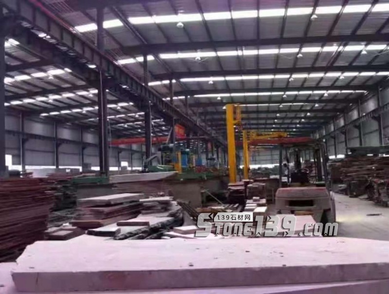 四川雅安天虹石材廠主營雅蒙黑、滎經紅（中國紅）、紫檀木紋、漢白玉