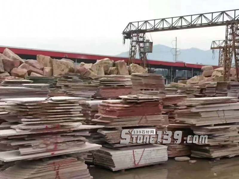 四川雅安天虹石材廠主營雅蒙黑、滎經紅（中國紅）、紫檀木紋、漢白玉