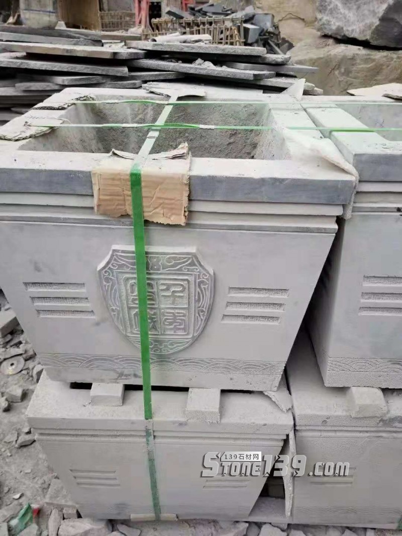 四川雅安天虹石材廠主營雅蒙黑、滎經紅（中國紅）、紫檀木紋、漢白玉