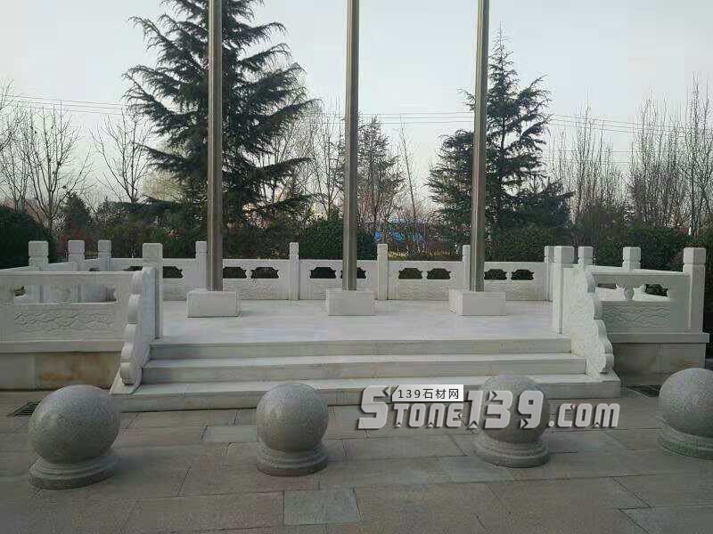 四川雅安天虹石材廠主營雅蒙黑、滎經紅（中國紅）、紫檀木紋、漢白玉