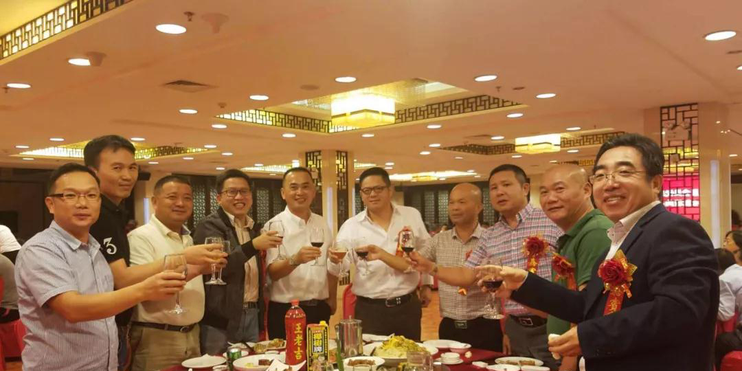 福建惠安縣石雕石材協會換屆大會圓滿舉行 福建惠安縣石雕石材協會換屆大會現場