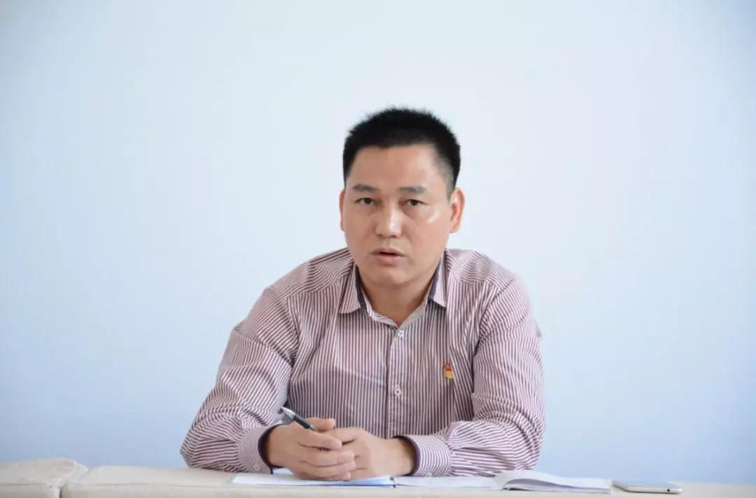 水頭鎮(zhèn)黨委宣傳委員、統(tǒng)戰(zhàn)委員黃德藝