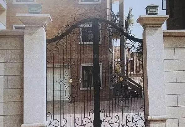 洋房別墅門柱裝飾應用合集欣賞【多圖】 洋房別墅石材庭院門柱