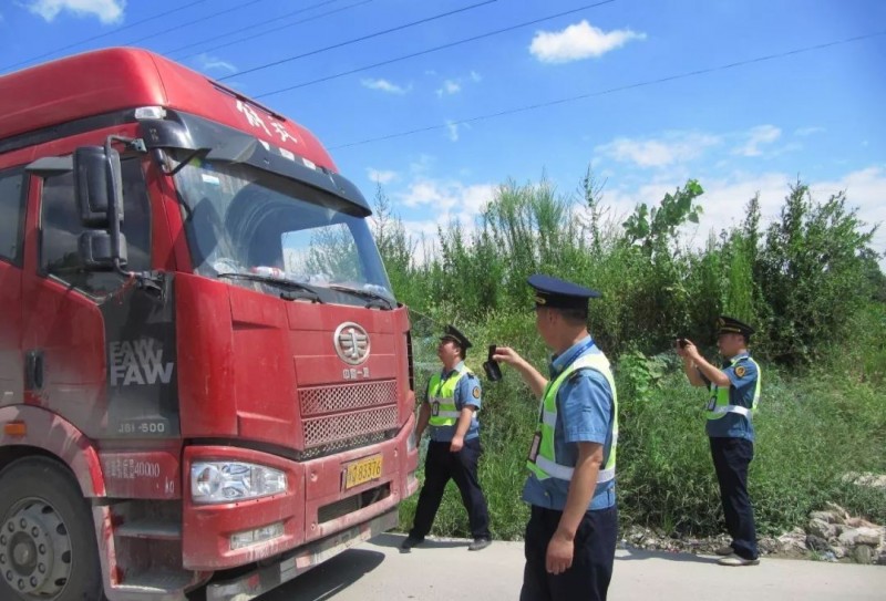 河南泌陽縣鐵腕出擊！將嚴厲打擊非法采沙 全面取締荒山（坡）非法砂場