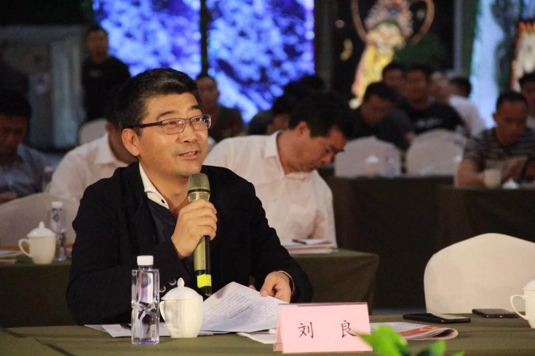 泉州市工商聯(lián)(總商會)召開十四屆六次主席(會長)擴大會議 泉州市工商聯(lián)(總商會)召開十四屆六次主席(會長)擴大會議在海西石材城召開