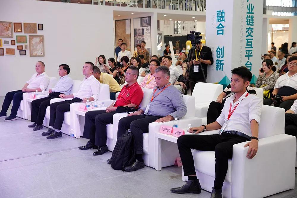 2018水頭石材展配套活動 「科技助推產業升級高峰論壇」壇暨首屆美石·家杯全民設計大獎賽啟動儀式隆重舉行 「科技助推產業升級高峰論壇」壇暨首屆美石·家杯全民設計大獎賽啟動儀式隆重舉行