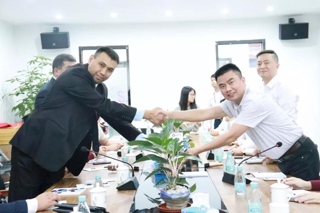 烏茲別克斯坦納沃伊州政府代表團一行蒞臨南安市考察 國外石材考察團來水頭考察石材產業