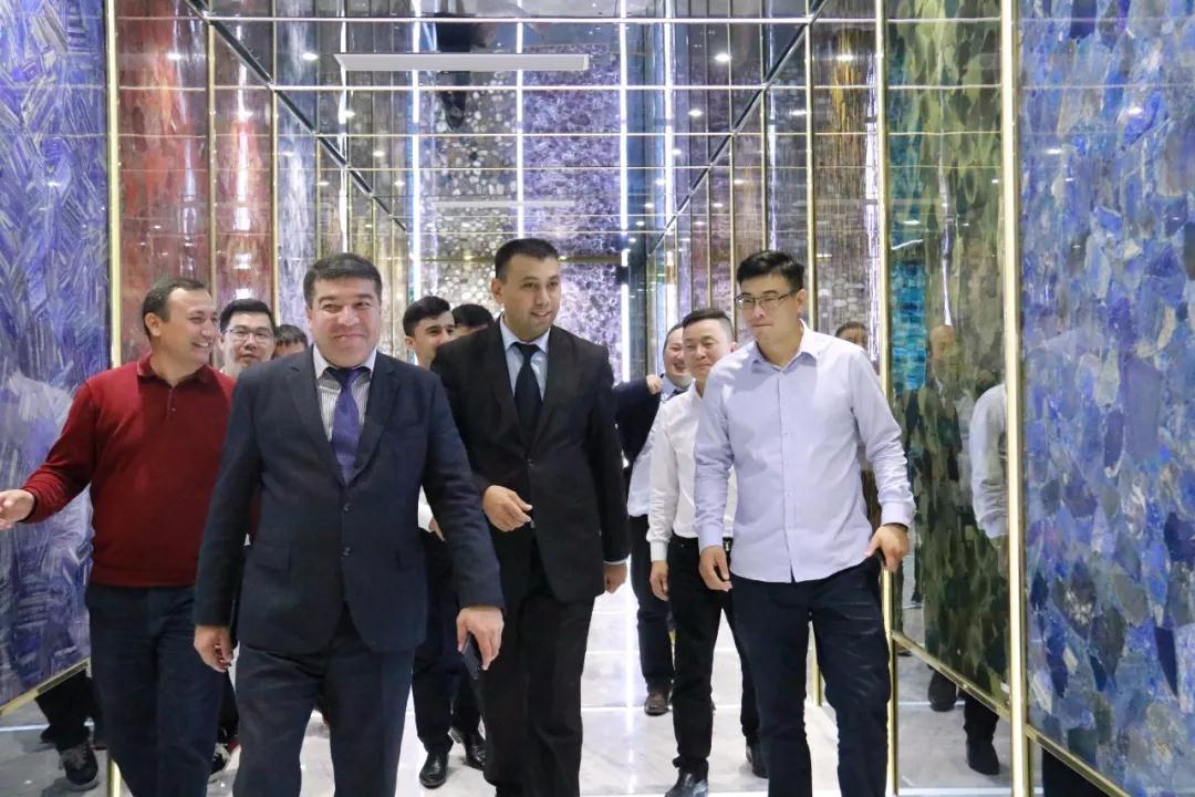 國外石材考察團來水頭考察石材產業