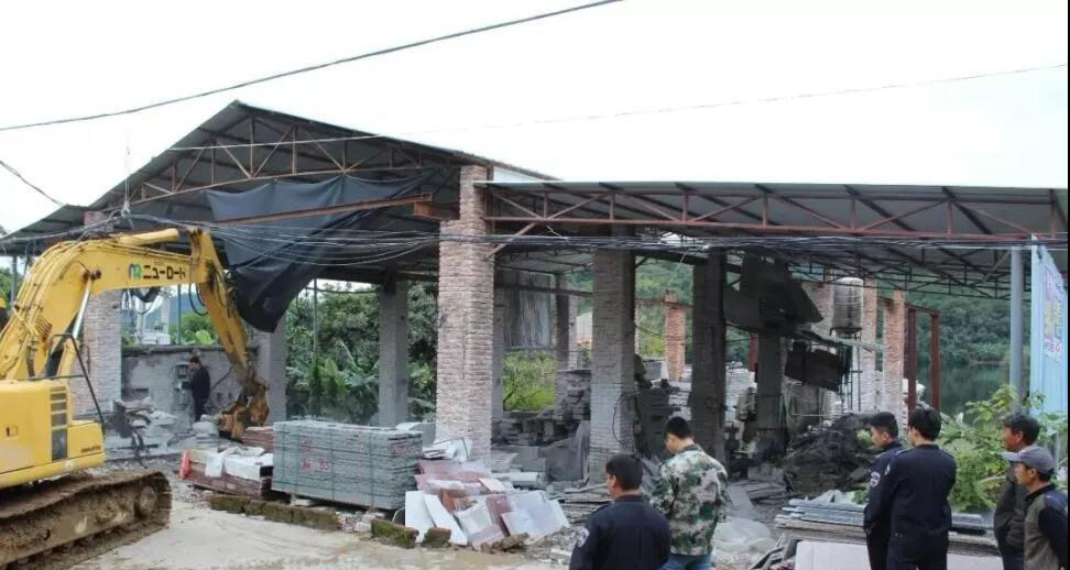 南安市洪梅鎮26家石材加工廠進行依法關停、拆除生產設備