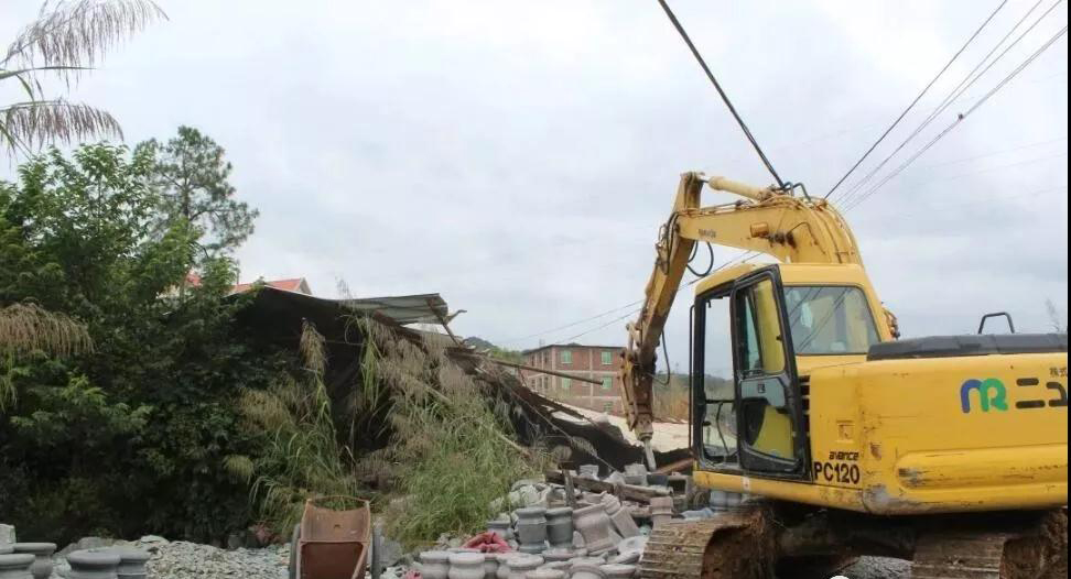 南安市洪梅鎮26家石材加工廠進行依法關停、拆除生產設備
