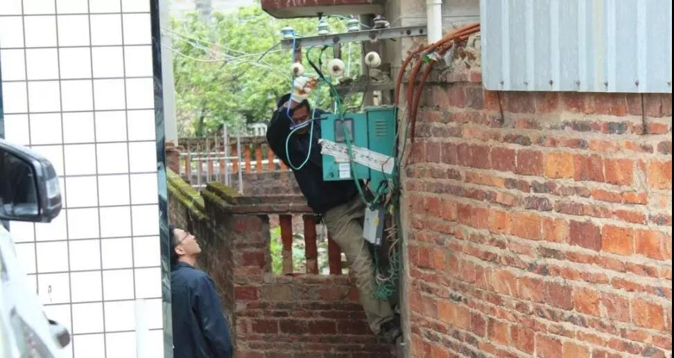 南安市洪梅鎮26家石材加工廠進行依法關停、拆除生產設備