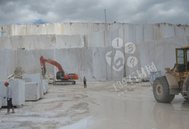 路易十三米黃大理石(拿鐵米黃)