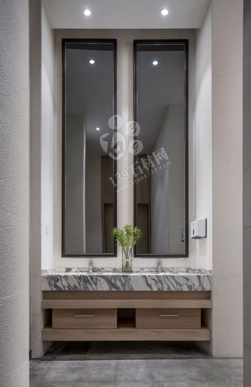 當(dāng)大理石遇上原木 會擦出怎樣的火花？