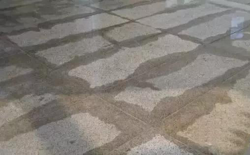 被稱為“石材癌癥”的水斑該如何治理? 石材水斑的處理方法