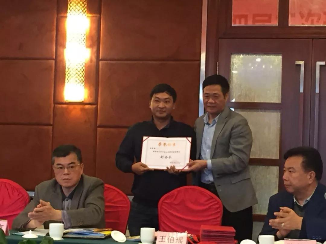 福建省石材行業協會第四屆二次理事(擴大)會在惠安召開 惠安召開福建省石材行業協會第四屆二次理事(擴大)會