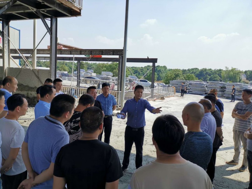湖南岳陽市平江縣伍市鎮(湖南灰麻)召開石材綜合整治工作推進會