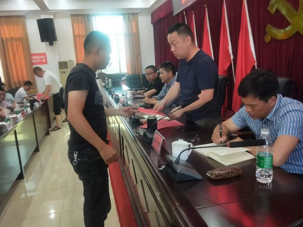 湖南岳陽市平江縣伍市鎮(湖南灰麻)召開石材綜合整治工作推進會
